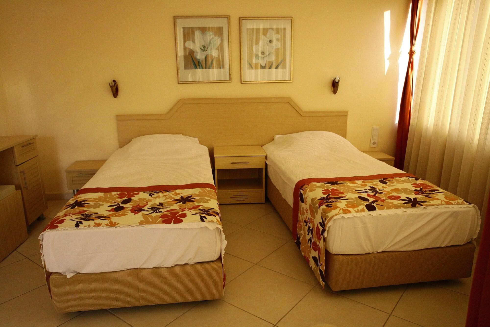 Malhun Hotel Фетие Екстериор снимка