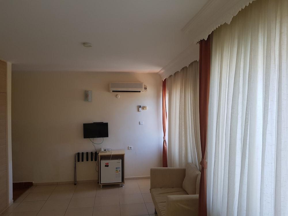 Malhun Hotel Фетие Екстериор снимка